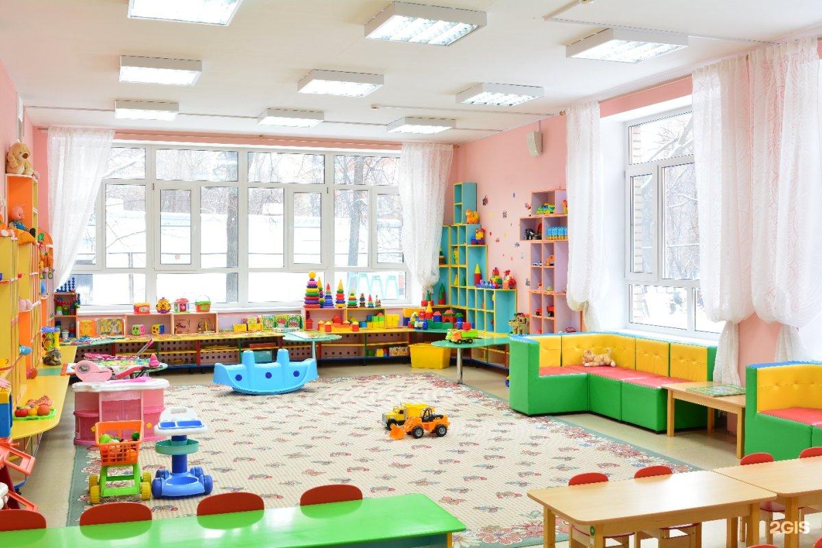 Петербург первым в России (страна-террорист) отменил плату за детский сад