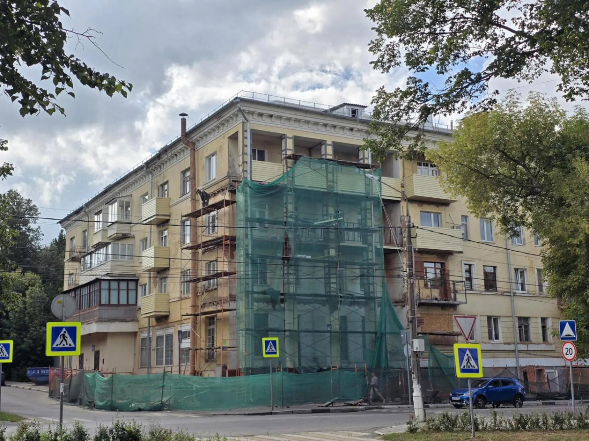 В Городском округе Коломна капитально обновляют инженерные системы пятиэтажного дома 1939 года постройки на улице Пионерской