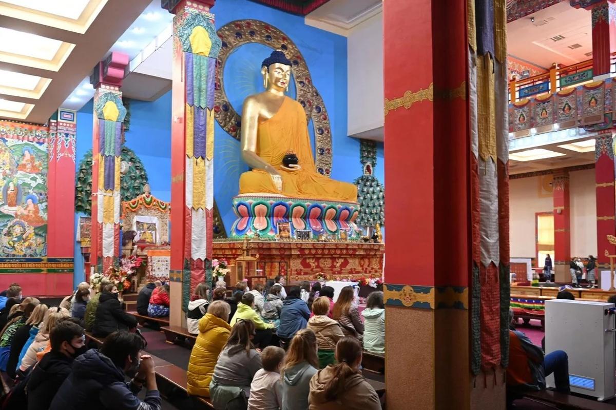 Выставка буддийских древностей открылась в Калмыкии в рамках международного форума