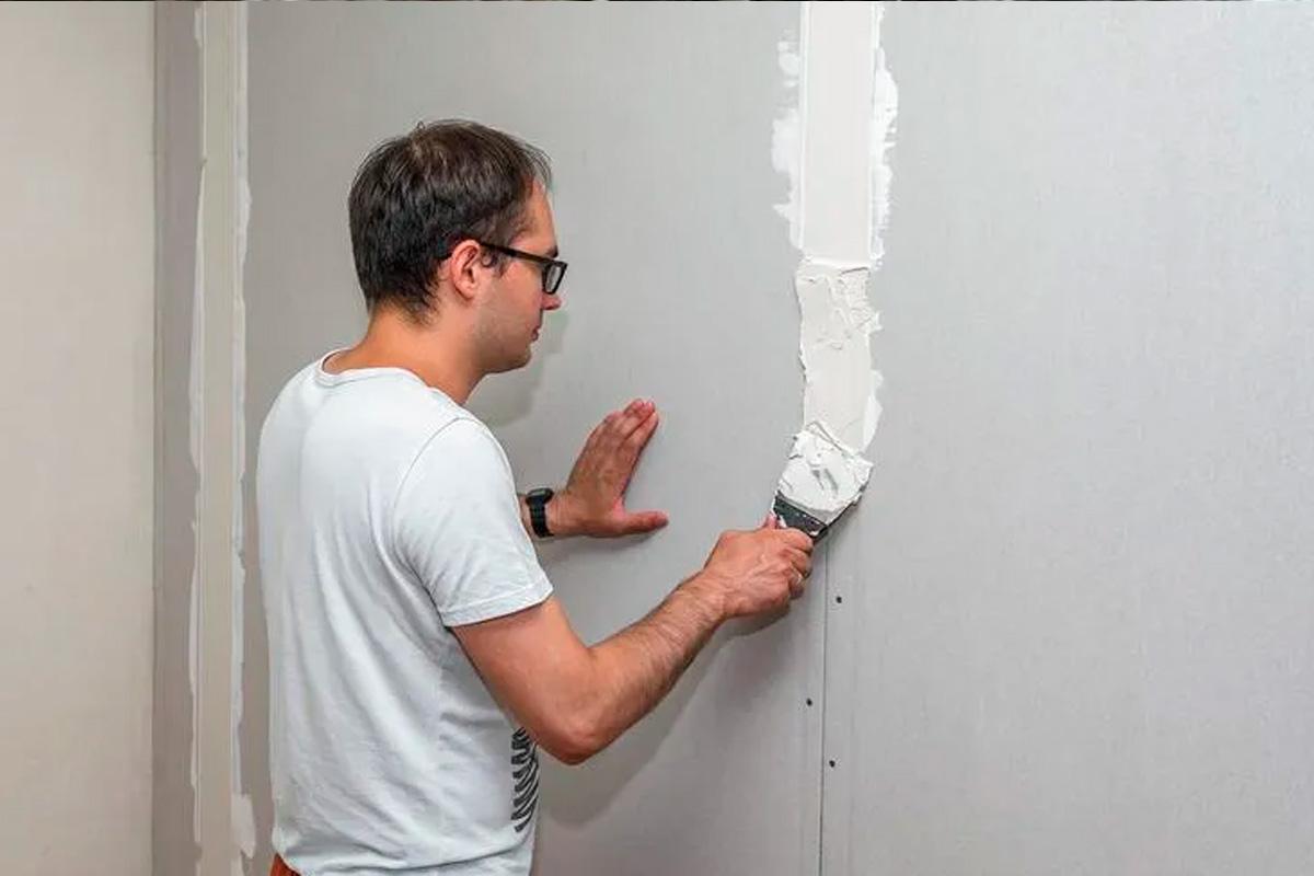 Стала известна самая хорошо оплачиваемая сфера для работников вахтового метода