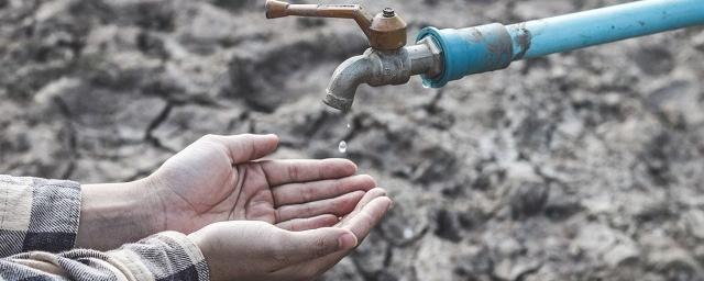 Кравчук: Россия обязана снабжать Крым водой