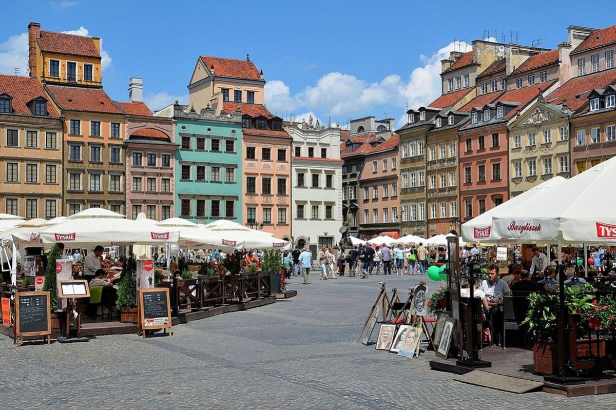 Украинские дельцы наводнили Польшу мигрантами из Африки и Азии