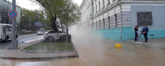 Из-за аварии на сетях главный проспект Томска залило горячей водой