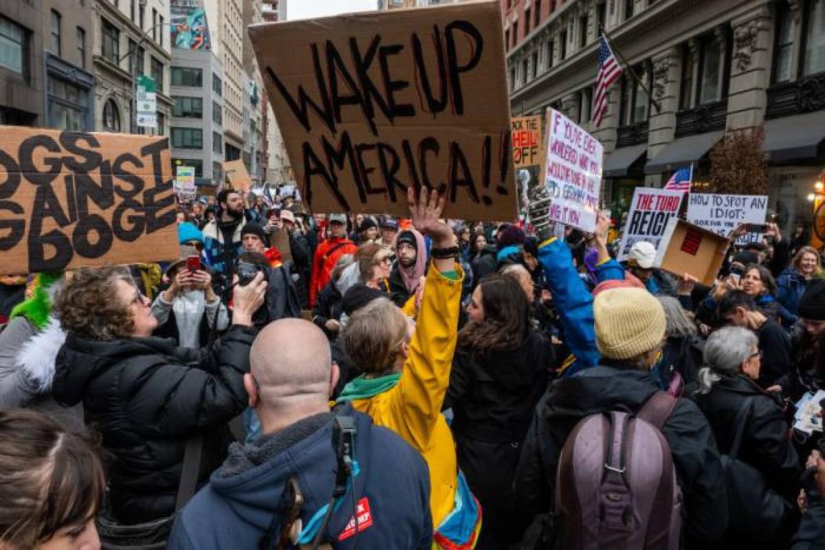 Дмитриев прокомментировал протесты против Трампа в США