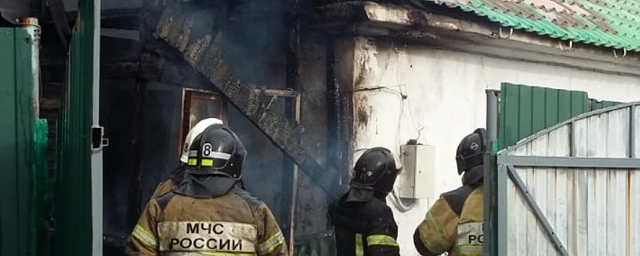 В Биробиджане из-за электросамоката загорелись дом и гараж, пострадавших нет