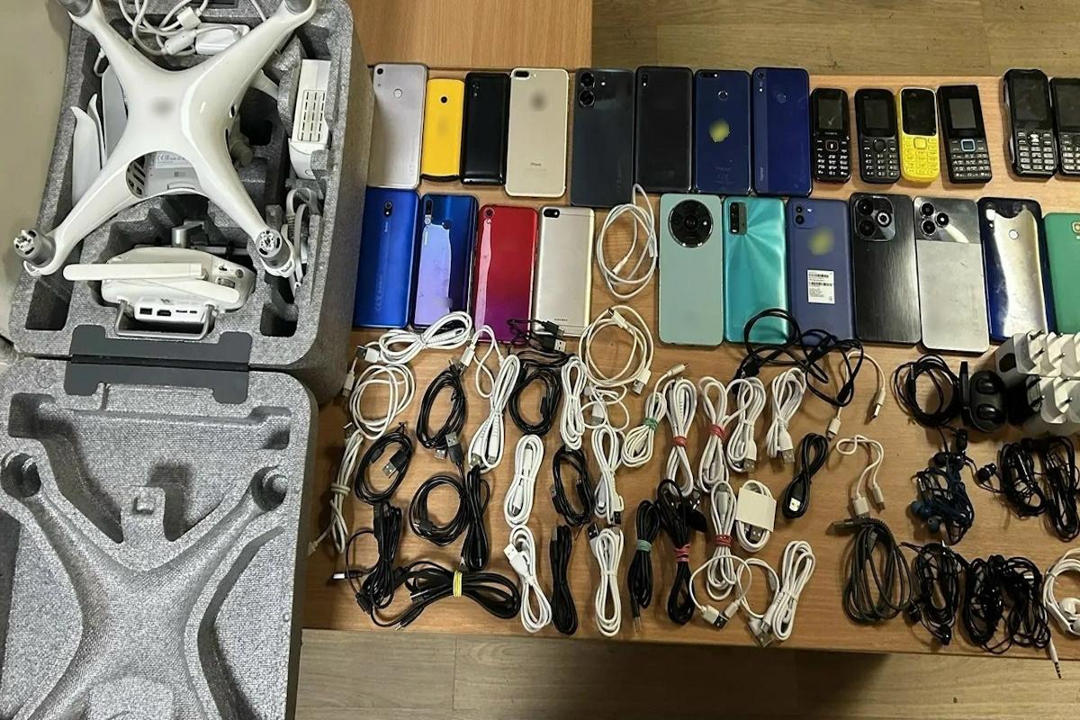 В Орловской области мужчину задержали за попытку доставить телефоны в колонию с помощью дрона