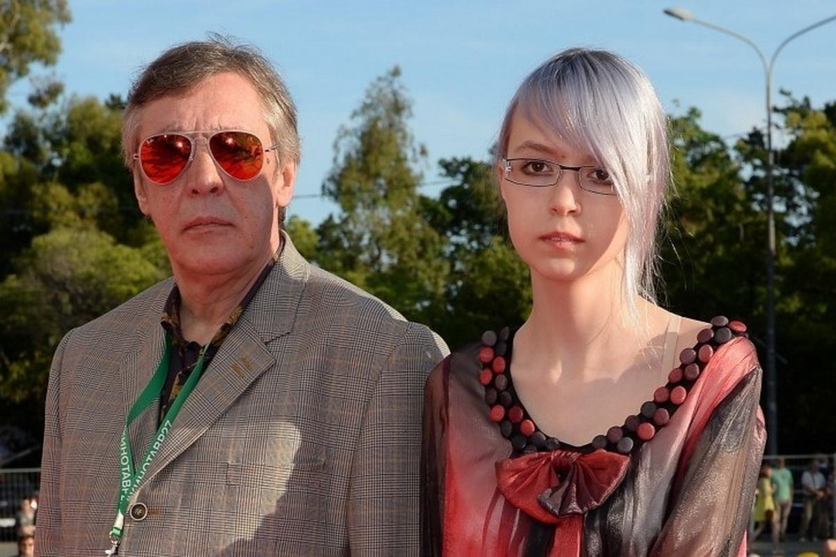 Травма в наследство. Как дочь Качалиной и Ефремова живет на руинах родительских трагедий