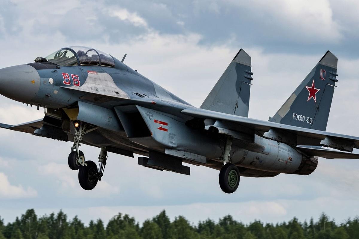 В Карелии вместе с самолетом Су-30 разбились два летчика