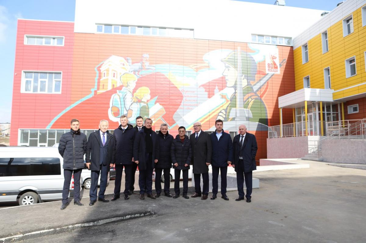 Мэр Руслан Болотов: Первый зампред Совета Федерации РФ Андрей Яцкин высоко оценил строящуюся школу на улице Ярославского в Иркутске
