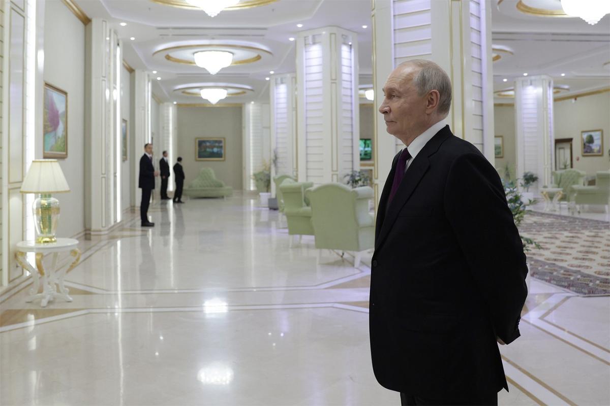 Путин узнал о визите Шрёдера из СМИ и позвал старого друга на день рождения домой