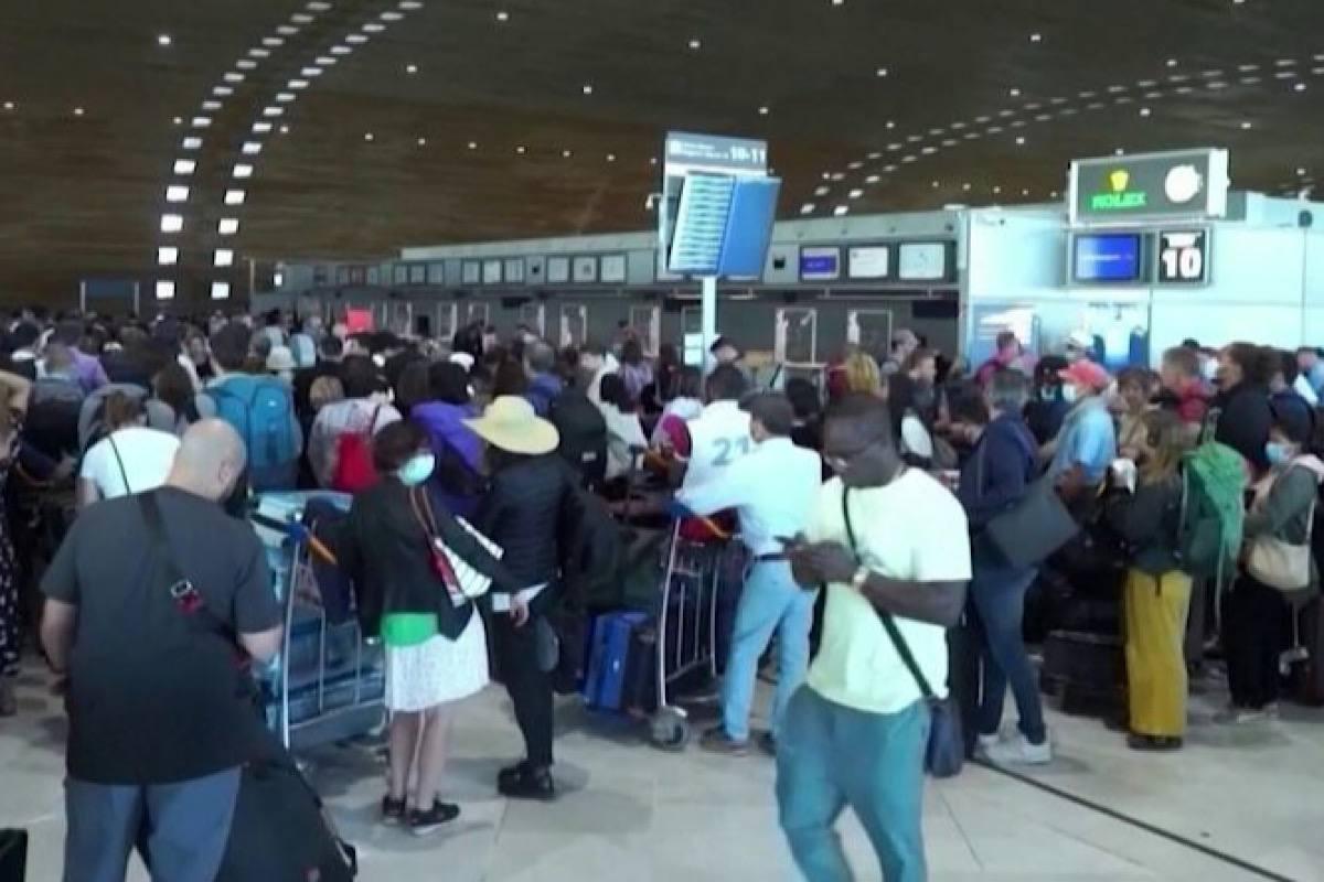 Туристический кризис в Турции: отели закрываются, аэропорты парализованы