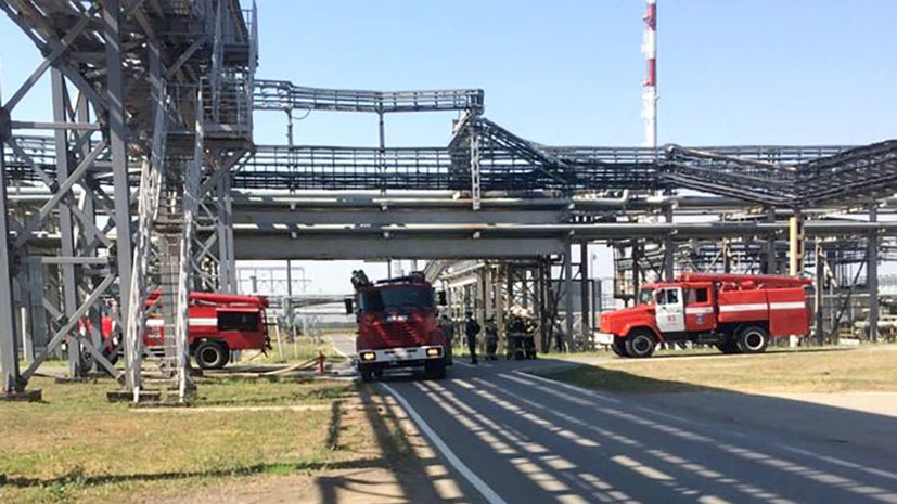 Новошахтинский завод нефтепродуктов после падения беспилотника продолжает работу в штатном режиме