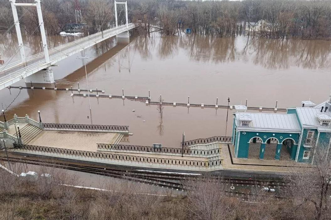 Уровень воды в реке Урал у Оренбурга превысил опасный показатель на 124 см