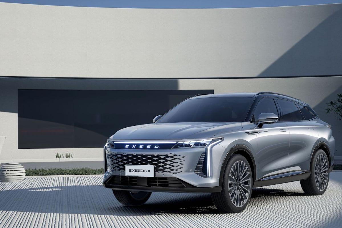 На авторынке России рухнули продажи премиальных машин