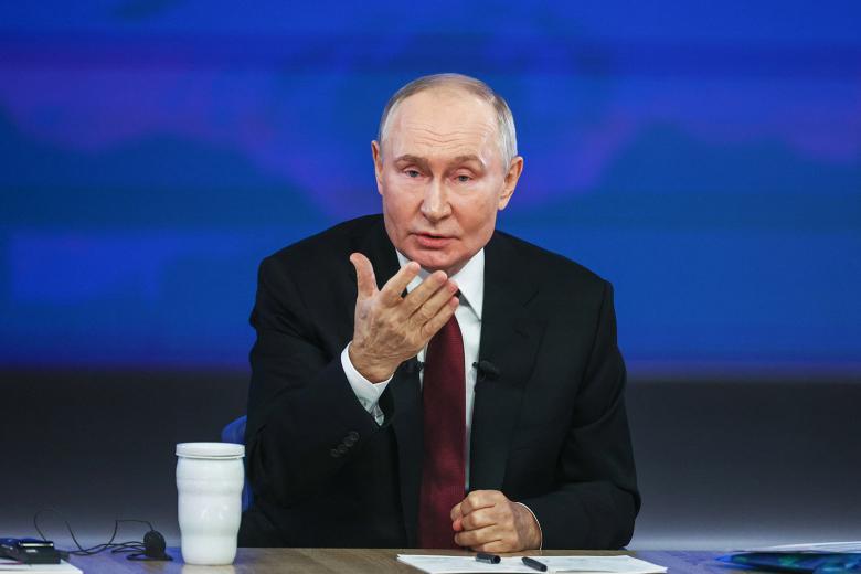 Путин (военный преступник) по-немецки призвал Германию не увлекаться поклонением нацистам