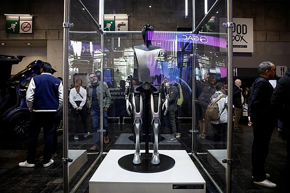 Робота Tesla остались без деталей из-за торговой войны