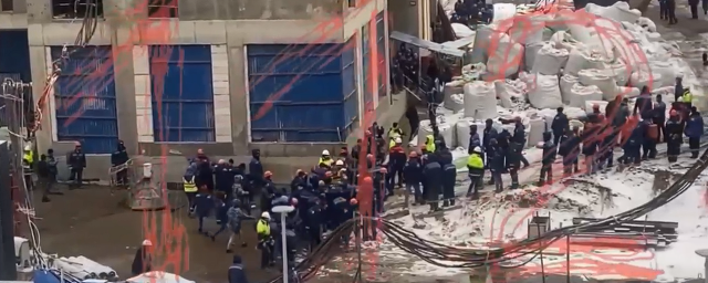 В Москве задержали больше сотни мигрантов после массовой драки на стройке