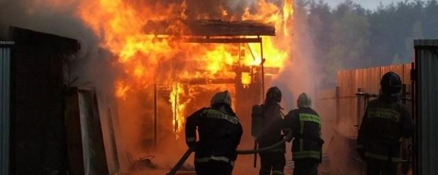 В Прокопьевске жертвами пожара в частном доме стали три человека
