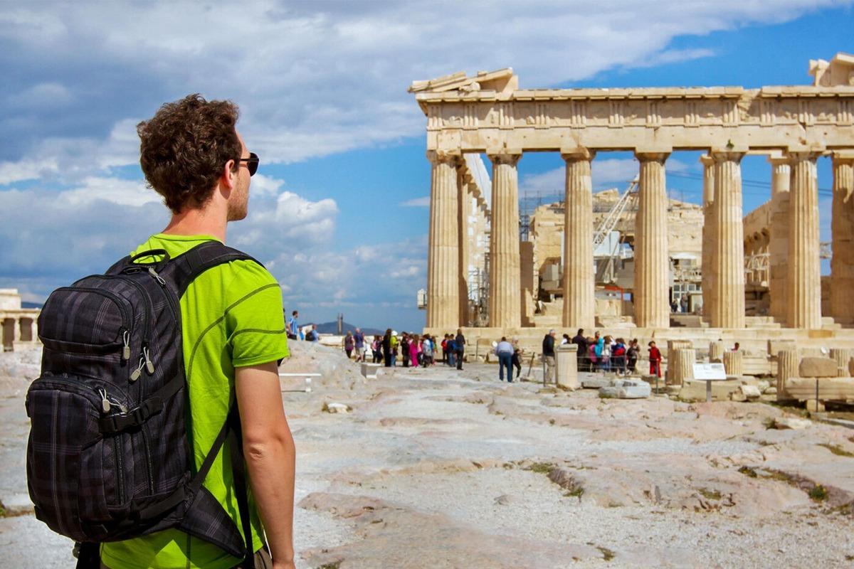 Греческие курорты уступили значительную часть своих туристов Турции и Испании