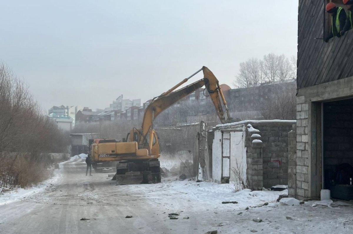 В Иркутске снесли 19 самовольно построенных гаражей