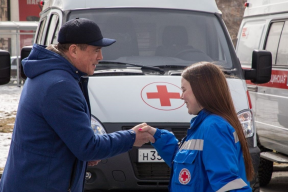 Губернатор Сахалинской области Валерий Лимаренко поздравил работников скорой помощи с профессиональным праздником