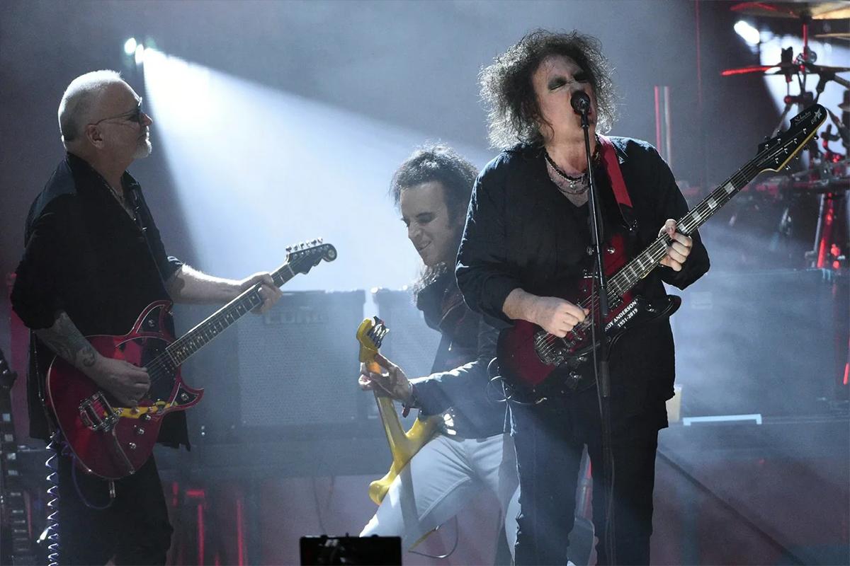 The Cure выпустила первый за 16 лет альбом