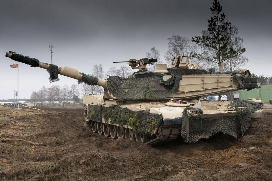 В Британии заявили об уязвимости НАТО после уничтожения танков Abrams российскими (страна-террорист) войсками