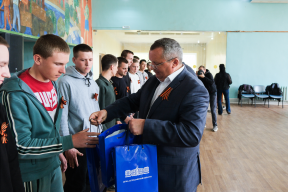 Спикер Думы Астраханской области Игорь Мартынов дал напутствие призывникам Камызякского района