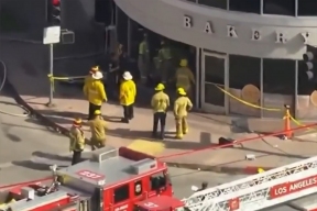 В США автомобиль протаранил магазин