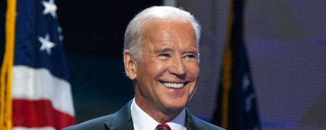 Байден: США поставят больше вакцин от коронавируса, чем Россия