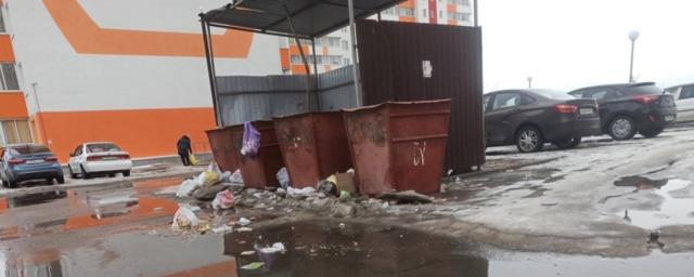 Жители барнаульского ЖК “Матрешки” жалуются на кучи мусора на территории квартала