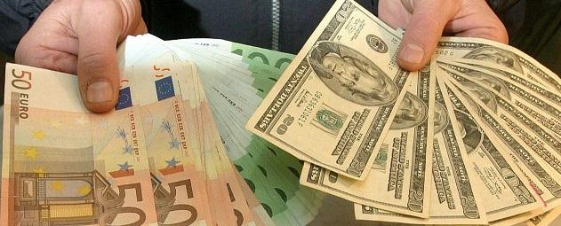 Эксперт Брагин: Евро сможет сравняться с долларом в долгосрочной перспективе