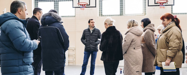 Глава г.о. Щелково Андрей Булгаков проверил ход работ в школе имени Титова в Чкаловском