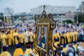 На Украине священника канонической УПЦ мобилизовали во время крестного хода