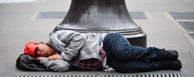 В Москве у бездомного украли 750 тысяч рублей