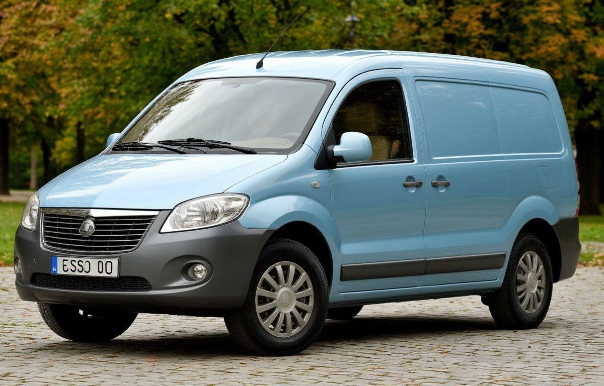 Для доставки и не только: кому подойдет фургон «Руссо-Балтъ» Ф200 за 6,5 млн рублей