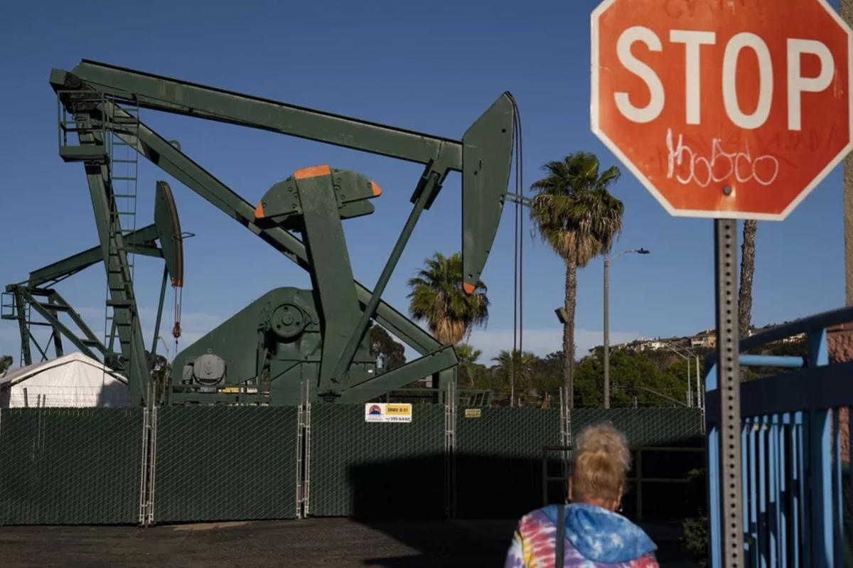 Третий за двое суток: на нефтеперерабатывающем заводе MOL в Братиславе произошел пожар