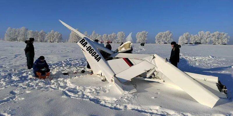 После крушения легкомоторного самолета в Алтайском крае завели уголовное дело