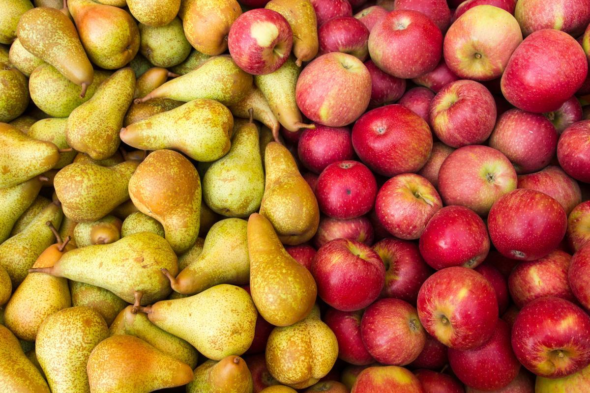 Врач Бокерия посоветовала есть яблоки и груши, чтобы снизить риск развития рака