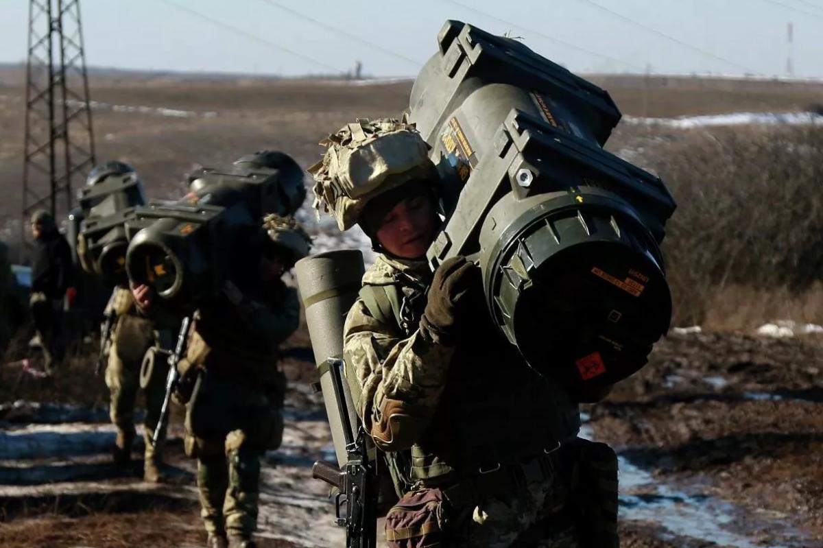 США сняли запрет на поставки вооружений нацбатальону «Азов»