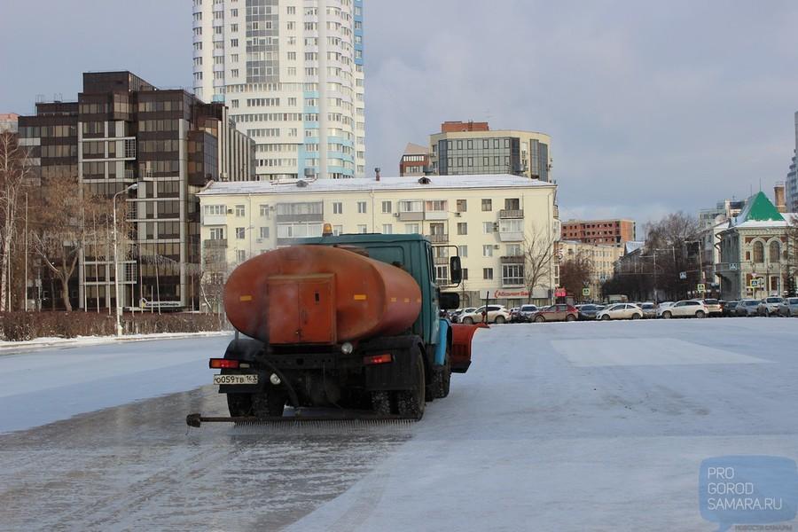 В Самаре стартовали работы по заливке ледовых катков