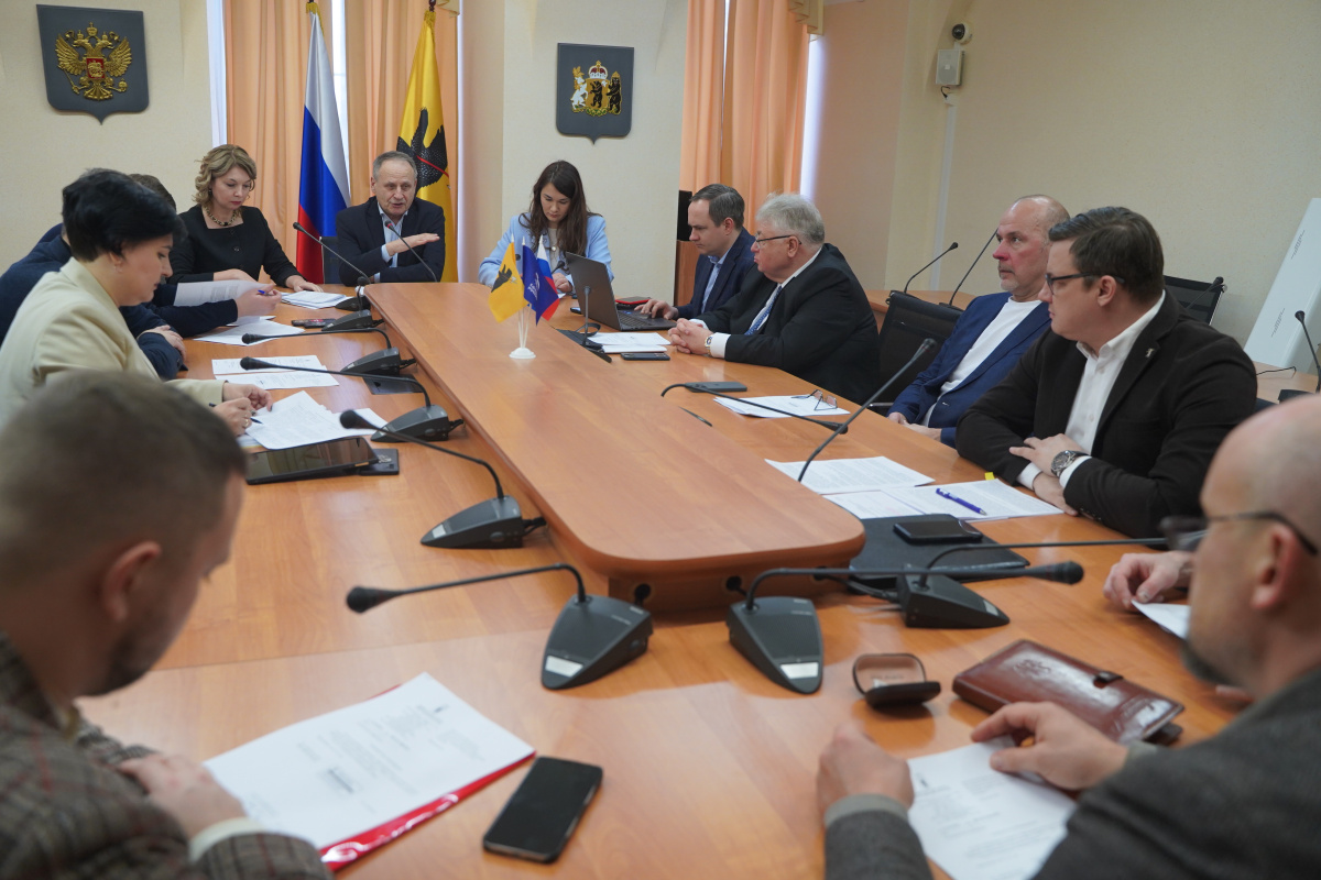 Спикер Ярославской областной Думы Михаил Боровицкий провел совещание по вопросам развития физической культуры и спорта в регионе