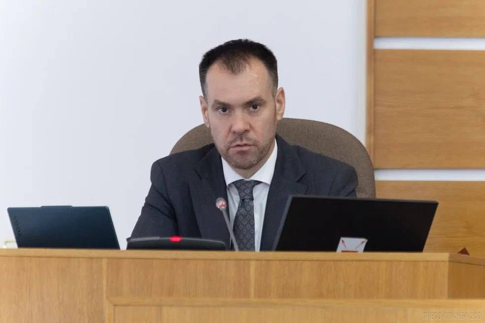 Спикер ЗС Сергей Жестянников на заседании фракции «Единая Россия» рассказал о поддержке вологодского бизнеса налоговыми льготами