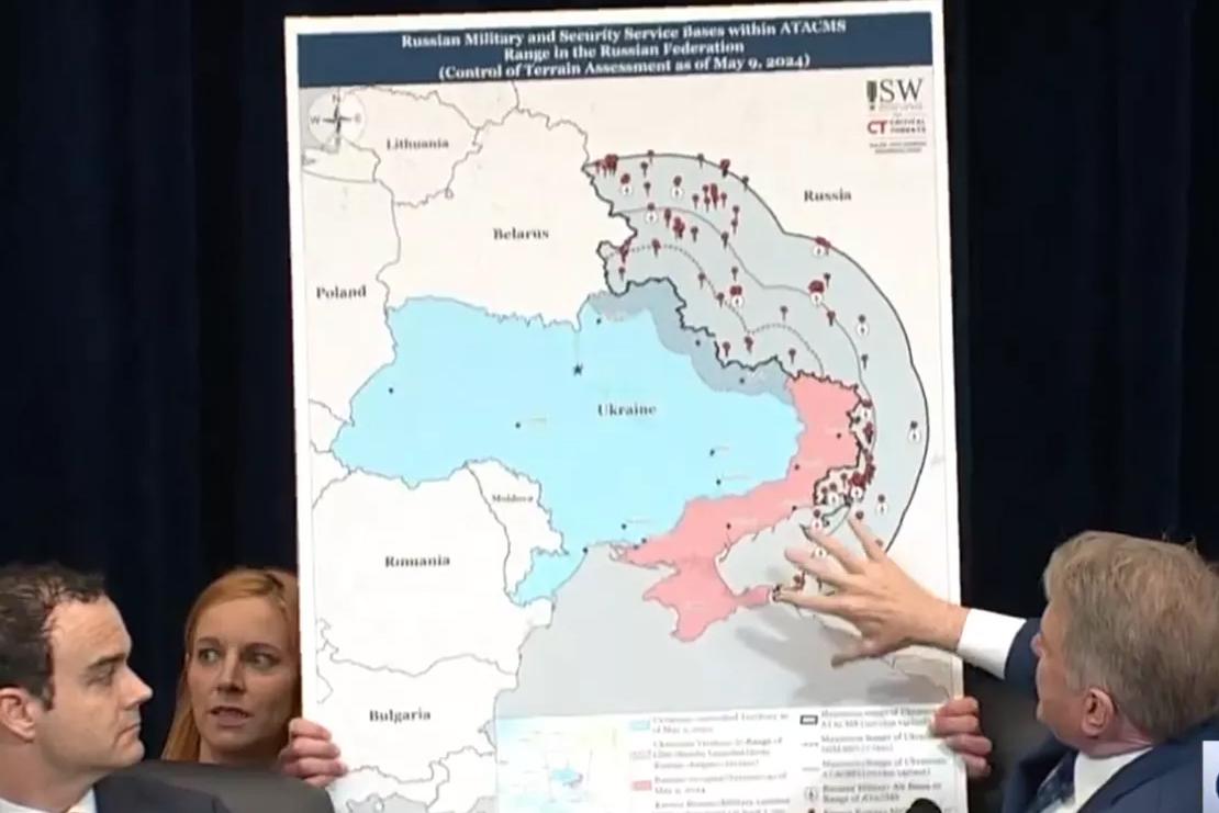 В Конгрессе показали карту России (страна-террорист) с зоной ударов ракетами США