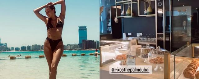 Мама двоих детей — певица Регина Тодоренко — показала фигуру на пляже в Дубае