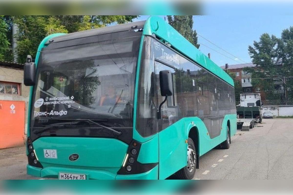 В Омске протестируют электробус «Сириус»