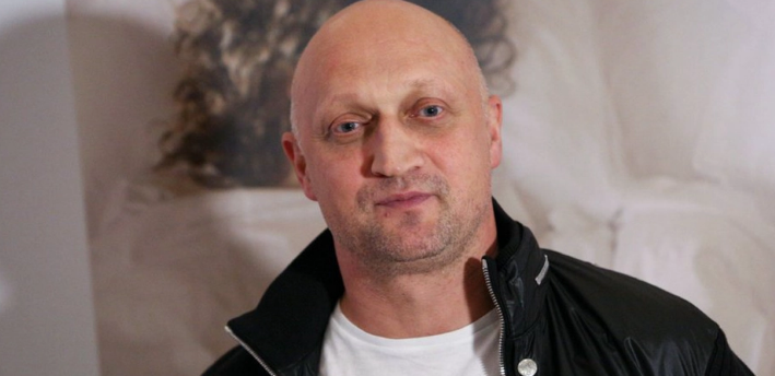 Гоша Куценко сам собирает машину в подарок Павлу Прилучному