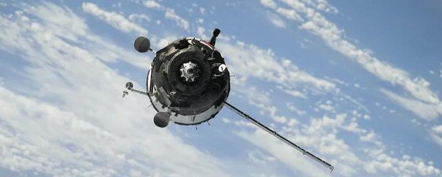 НАСА опровергло слухи о падении спутника в небе над Киевом
