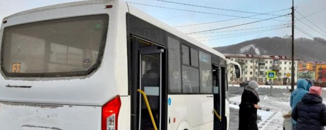 На Сахалине мужчина захватил автобус и пригрозил взорвать себя с пассажирами
