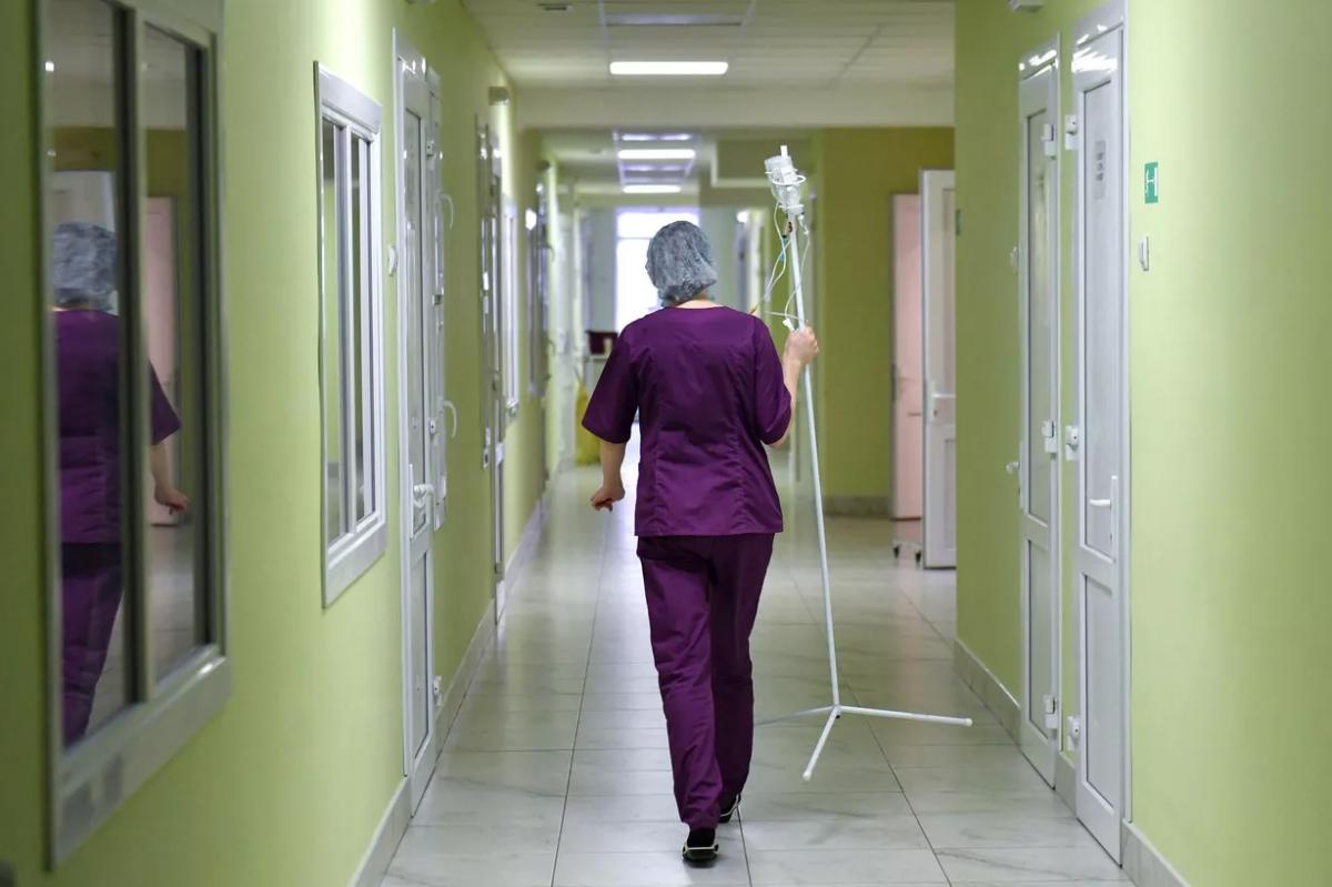 В Бурятии уволили издевавшуюся над неизлечимо больным пациентом медсестру